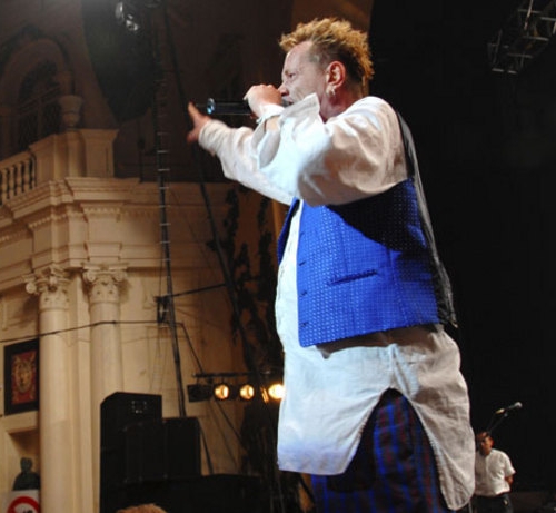 12.11.07 Brixton Academy, London, UK   © Sex Pistols Residuals (photo Dave Wainright)